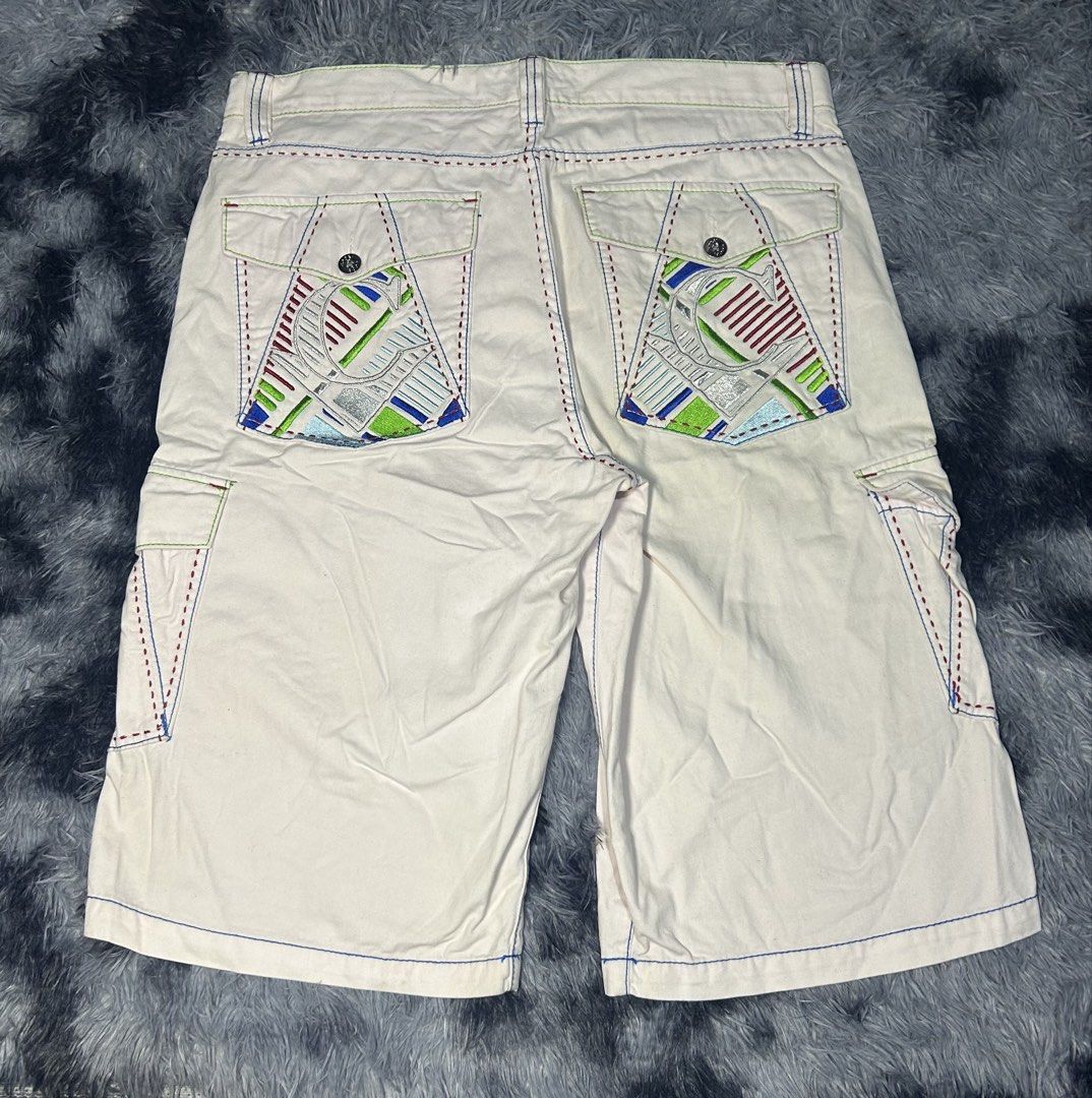Coogi cargo jorts (Category: Shorts) located in Nagcarlan. Submitted by puffnpass.ph (Listing ID 1456384581, Image 1). Description: Size:38.
