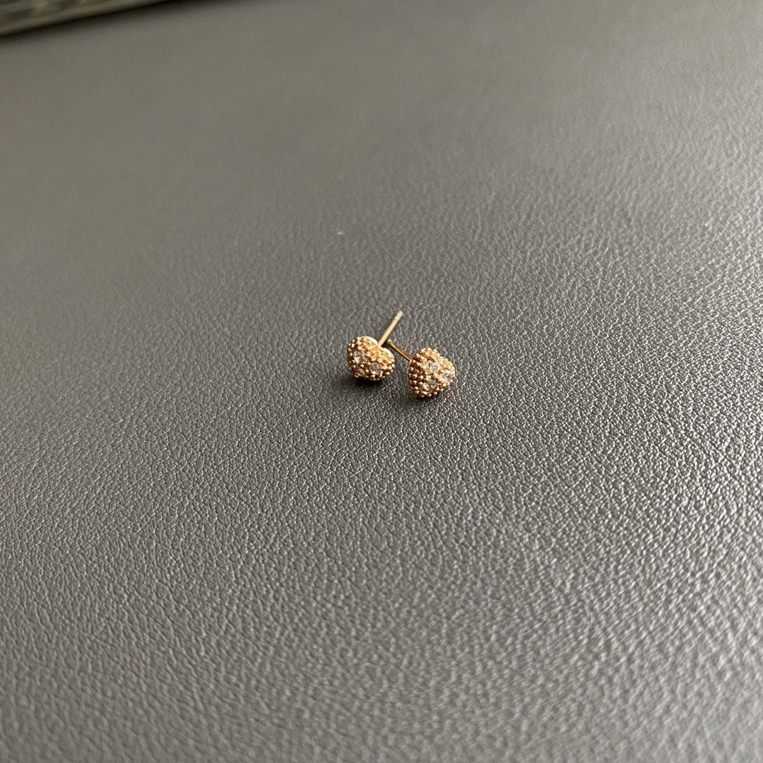 Earrings (Category: Earrings) located in Paranaque City. Submitted by declutterbykat (Listing ID 1456265452, Image 3). Description: ‼️: last two photos (no pakaw) 🔖 rfs: decluttering 📍 parañaque city 💸 mop: gcash or maya only .