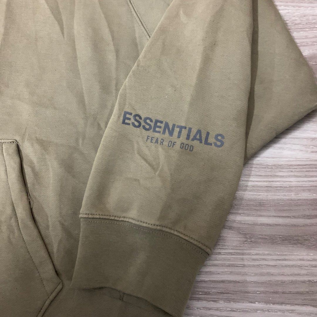 Essentials (Category: Hoodies) located in Cavite. Submitted by yobubsss (Listing ID 1456245439, Image 3). Description: Size Large 26w 28L Good condition No issue.