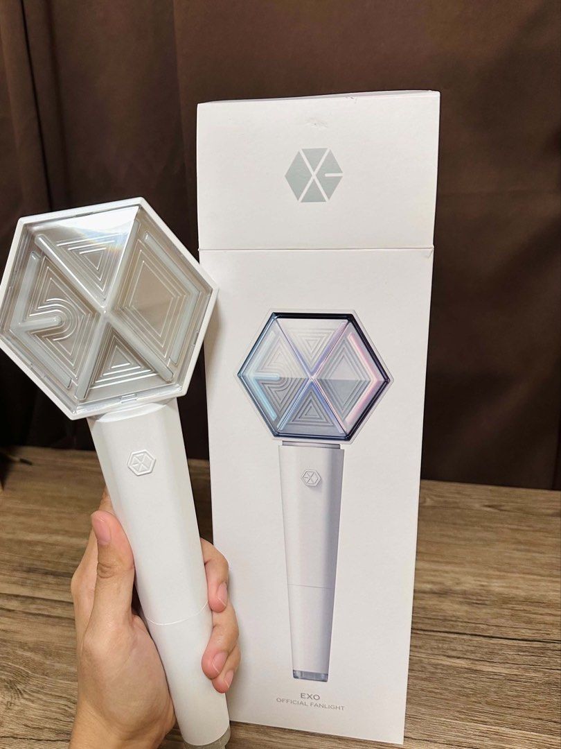 Exo Eribong V3 version 3 (Category: K-Wave Merchandise) located in Imus. Submitted by namseokcart (Listing ID 1456248893, Image 1). Description: WTS LFB Eribong Version 3 V3 Exo Lightstick -2500 if lightstick only plus sehun pc -including unofficial freebies and pc from exo concert -mint condition -plus 300 if with exo jacket (never been worn) size is M-L. Got it on exo concert as well. MOP: DP/PAYO MOD: lalamove, grab or meet up loc: Imus/gentri