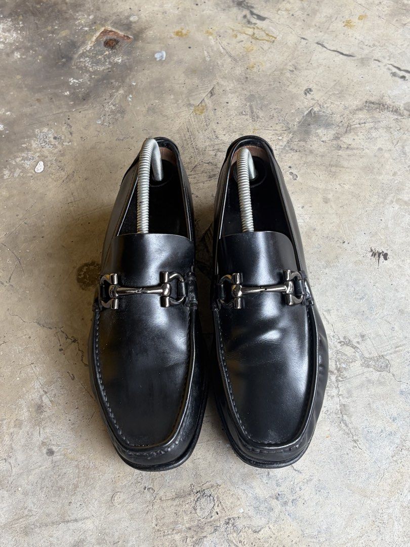 Ferragamo Horsebit Black Loafers (Category: Dress Shoes) located in Quezon City. Submitted by nikoabl (Listing ID 1456245789, Image 2). Description: 6E fits like 7.0 perfect for EU 40 Placed sole protector (half sole) on forefoot. No issues Elegant.