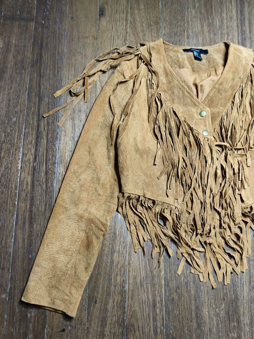 Forever21 fringe leather jacket (Category: Coats, Jackets and Outerwear) located in Mandaluyong City. Submitted by beloved_kirara (Listing ID 1456371402, Image 3). Description: good condition no issue small on tag dimension L 15 w 18 S 22.5 800 + sf location mandaluyong willing to meet up as long as it's near my area.