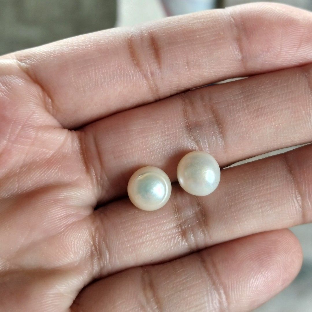 Fresh Water Pearl Stud Earrings (Category: Earrings) located in Pasig City. Submitted by kat_grande (Listing ID 1456237613, Image 2). Description: - Fresh water pearl stud earrings - Simple and elegant design - Perfect for everyday or special occasions - Lightweight and comfortable to wear - Comes with plastic chapa - From Matabungkay, Batangas.