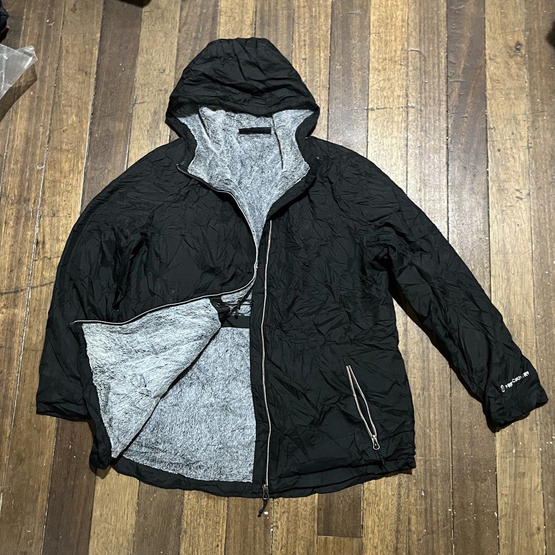 fur jacket (Category: Coats, Jackets and Outerwear) located in Caloocan City. Submitted by jpeg.vaults (Listing ID 1456256869, Image 2). Description: Maganda tela.