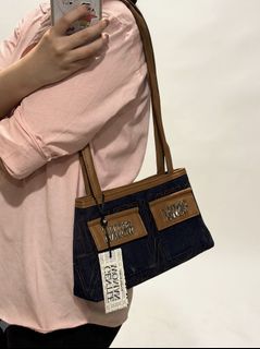 (Kategori: ) berada di . Dikirim oleh devashaa (ID iklan 1456398047, Gambar 1). Deskripsi: .