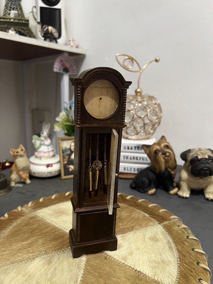 Grandfather Clock Display (Category: Other Home Decor) located in Las Pinas. Submitted by maple0305 (Listing ID 1456348023, Image 2). Description: 3pcs available.