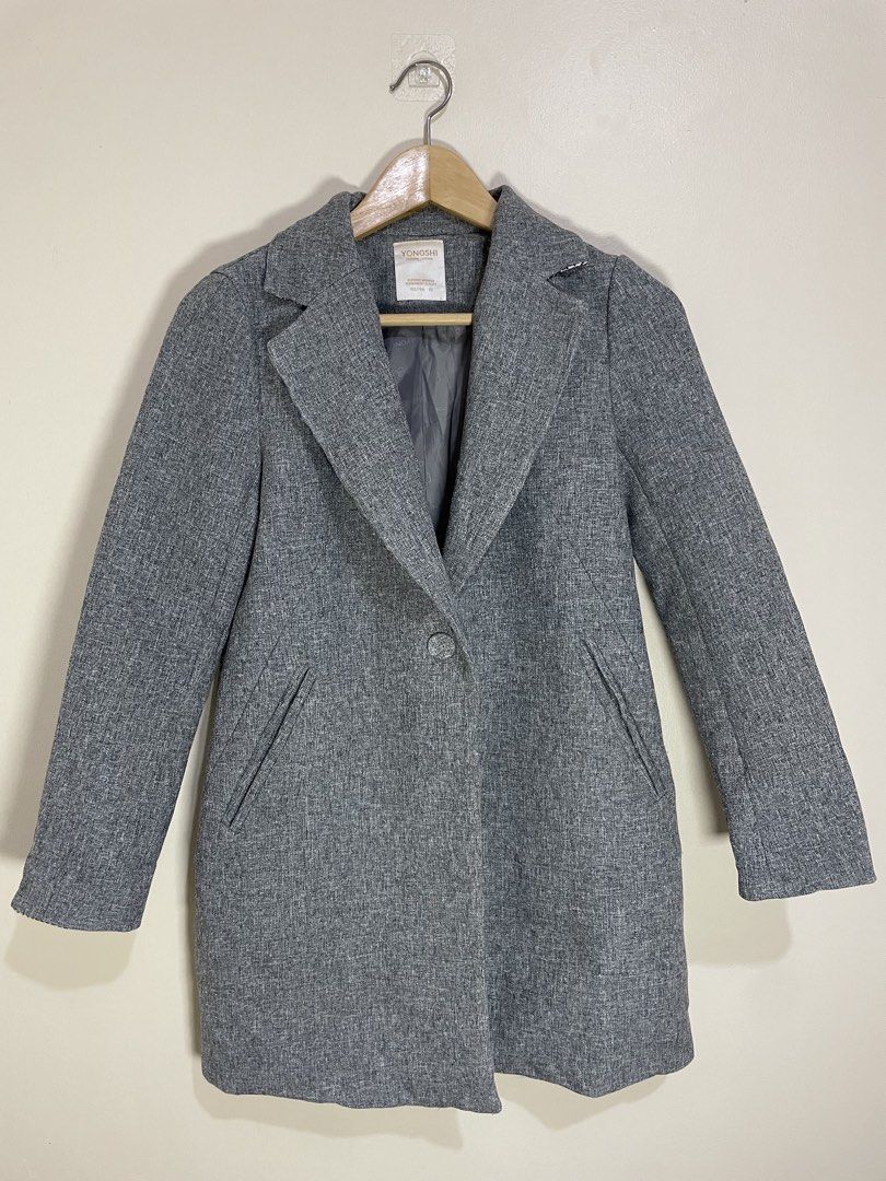 Gray blazer (Category: Coats, Jackets and Outerwear) located in Santa Rosa. Submitted by thevintagesource.ph (Listing ID 1456417442, Image 1). Description: .