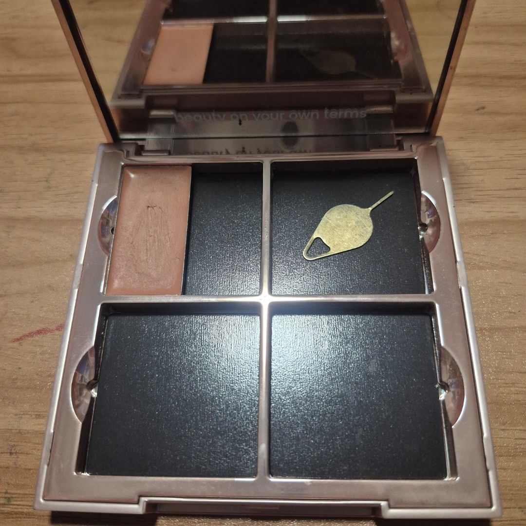 GRWM Old Quad Palette case + peach corrector in Passionfruit (Category: Makeup) located in Cavite. Submitted by alejm_ (Listing ID 1456258418, Image 2). Description: Used. Get both for 290 MOD: LBC only. SDD can be availed as long as I will be thecone to book.SF/DF to be shouldered by buyer MOP: Gcash.