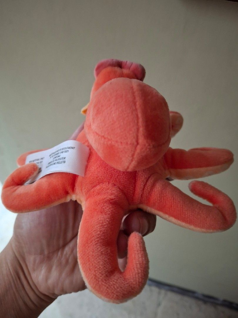 HANK the Octopus in Finding Dory Plush Toy (Category: Plushies & Soft Toys) located in Quezon City. Submitted by pure_trinsky (Listing ID 1456318356, Image 3). Description: * this is rare plushie * Japan item * in good condition * small size * collectible item.