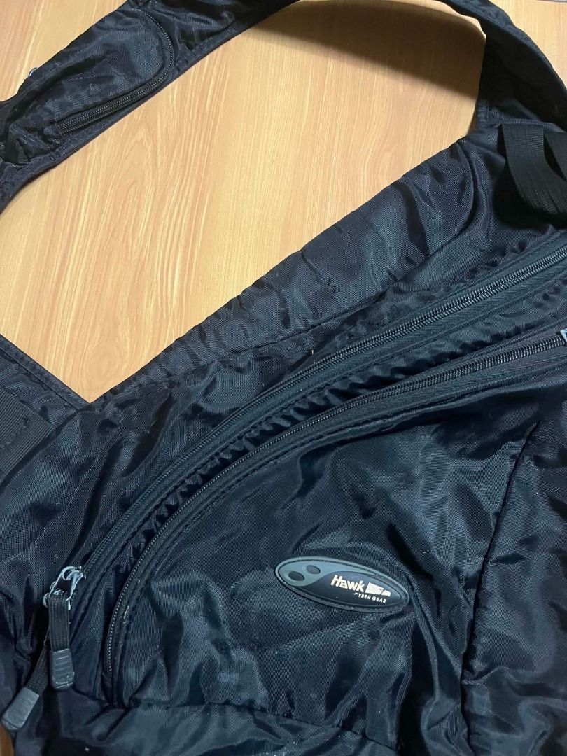 Hawk Gear Black Crossbody Bag (Category: Sling Bags) located in Manila. Submitted by senggggg. (Listing ID 1456399609, Image 2). Description: good condition working zip no issue need wash.