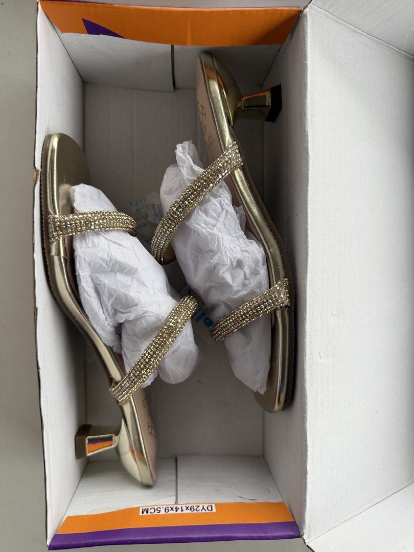 Casual sandals (w/ 1 inch heels) (Category: Heels) located in Mandaluyong City. Submitted by verawr (Listing ID 1456328071, Image 3). Description: Used once only. For casual wear - pants, dresses, skirts. Very cute and elegant. .