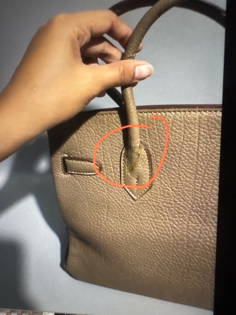 hermes (Category: Luxury Bags & Wallets) located in Paranaque City. Submitted by marche8 (Listing ID 1454314898, Image 3). Description: riri underzipped ,coded on hand mura kasi may flaws po ty sweetihan nalang if og to riri zipped at code 2007.