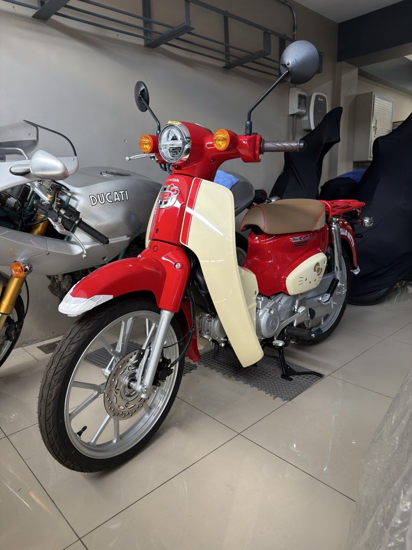Honda super cub hello kitti (Category: Motorbikes for Sale) located in Muntinlupa City. Submitted by daimler (Listing ID 1456328522, Image 1). Description: Bnew Hello Kitty Honda Super Cub 110cc Limited to just 1,000 units worldwide With registration 350k 🤙09176258168😁.