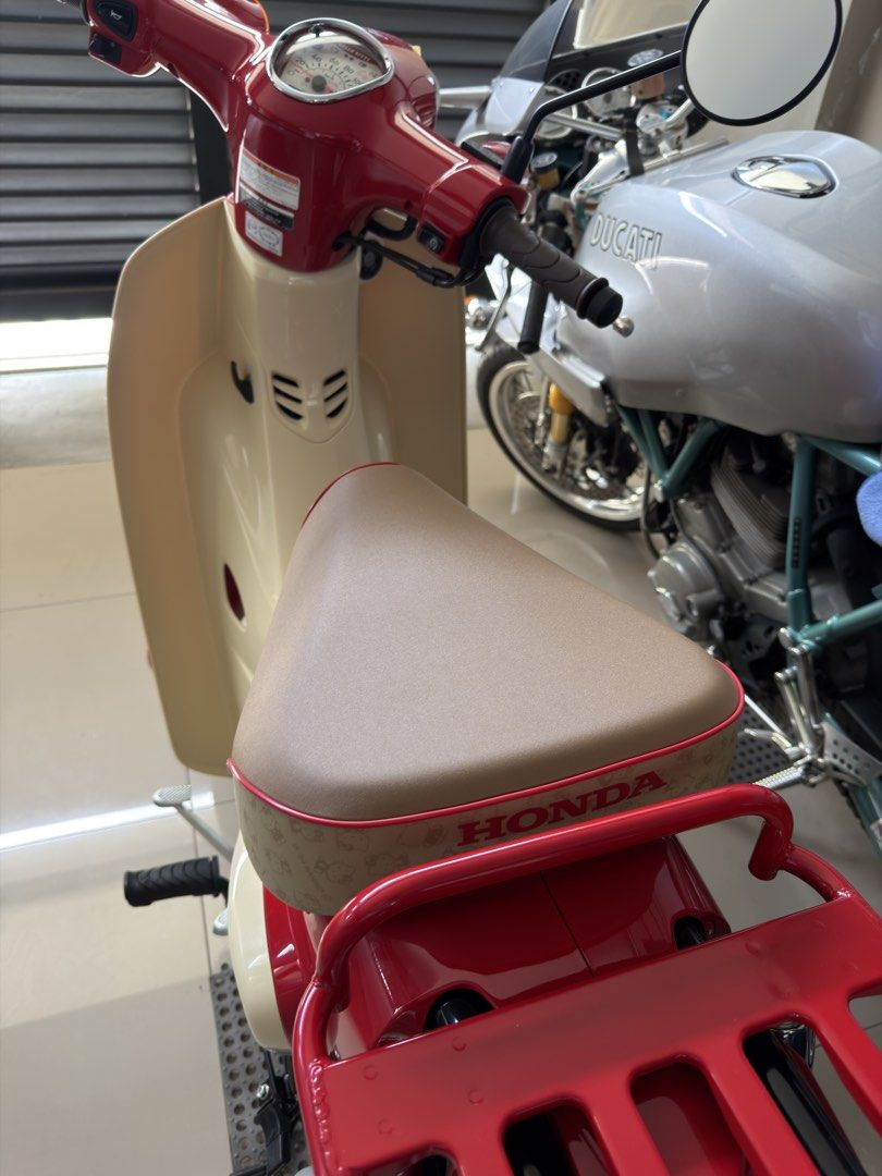 Honda super cub hello kitti (Category: Motorbikes for Sale) located in Muntinlupa City. Submitted by daimler (Listing ID 1456328522, Image 3). Description: Bnew Hello Kitty Honda Super Cub 110cc Limited to just 1,000 units worldwide With registration 350k 🤙09176258168😁.
