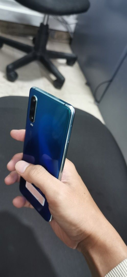 Huawei p30 (Category: Huawei) located in Quezon City. Submitted by giolass (Listing ID 1456267820, Image 2). Description: sell my huawei p30 very good condition very good camera good for gaming huawei flagship 8/128 dual sim ISSUE : WIFI NOT WORKING THE REST ARE GOOD TEST ALL UPON MEET .