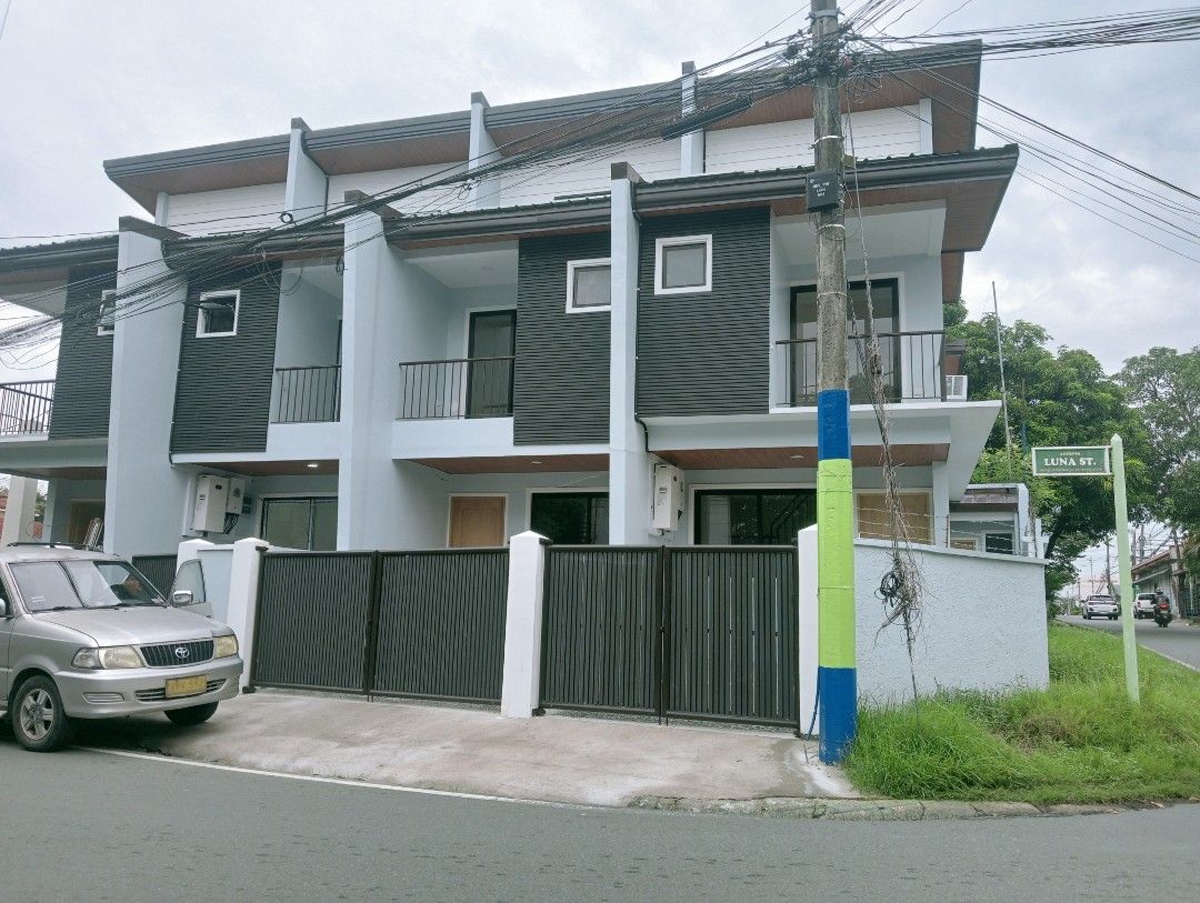 Imus Apartment (Category: House & Lot) located in Imus. Submitted by melanie.comfortsourc.915 (Listing ID 1456299518, Image 1). Description: Solar power apartment near Vermosa landers, near Sm molino, near daanghari road, kanto sya. 3 floors 3 bedrooms 2 bathroom, with car park, fully finished Interior/exterior, please contact 09272883122 Lanie Salvador.