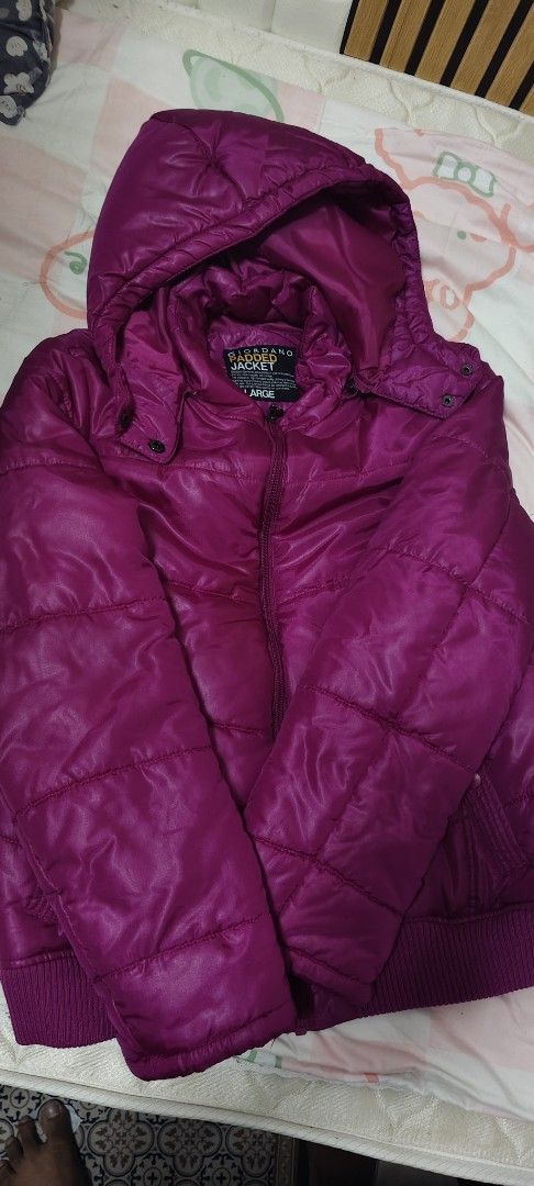 Jacket (Category: Coats, Jackets and Outerwear) located in Singapore. Submitted by aslamdewan11525 (Listing ID 1456337536, Image 3). Description: Good.