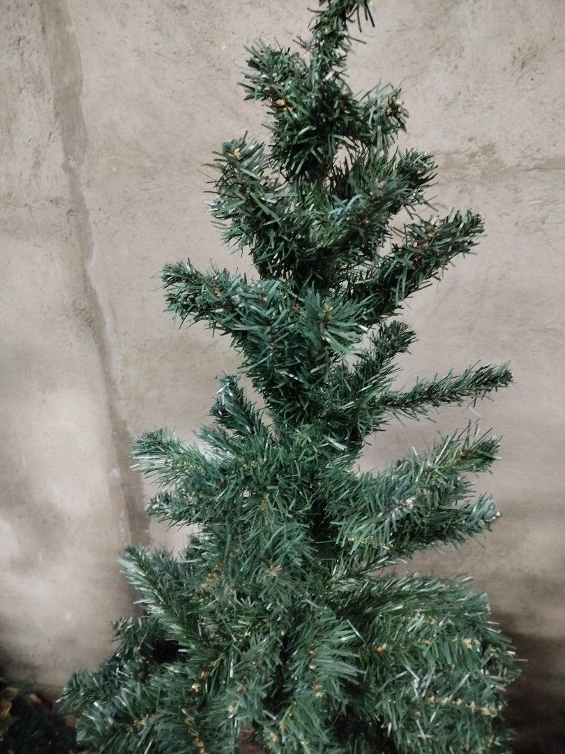 Japan 150cm Artificial Christmas Tree with Stand (Category: Other Home Decor) located in Bulacan. Submitted by amarijapansurplus (Listing ID 1456286243, Image 2). Description: 📌as is 📌WYSIWYG 📌First to pay basis 📌Auto pass sa COD iwas scam sa part ko 📌MOP: GCASH 📌MOD: Pick-up, Lalamove (motorcycle) or J&T/Flash Express/SPX Express 📌Loc. Panginay, Balagtas, Bulacan 🇯🇵AMARI Japan Surplus🇯🇵.