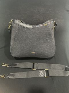 (Category: ) located in . Submitted by preloved_diba (Listing ID 1456354251, Image 1). Description: .