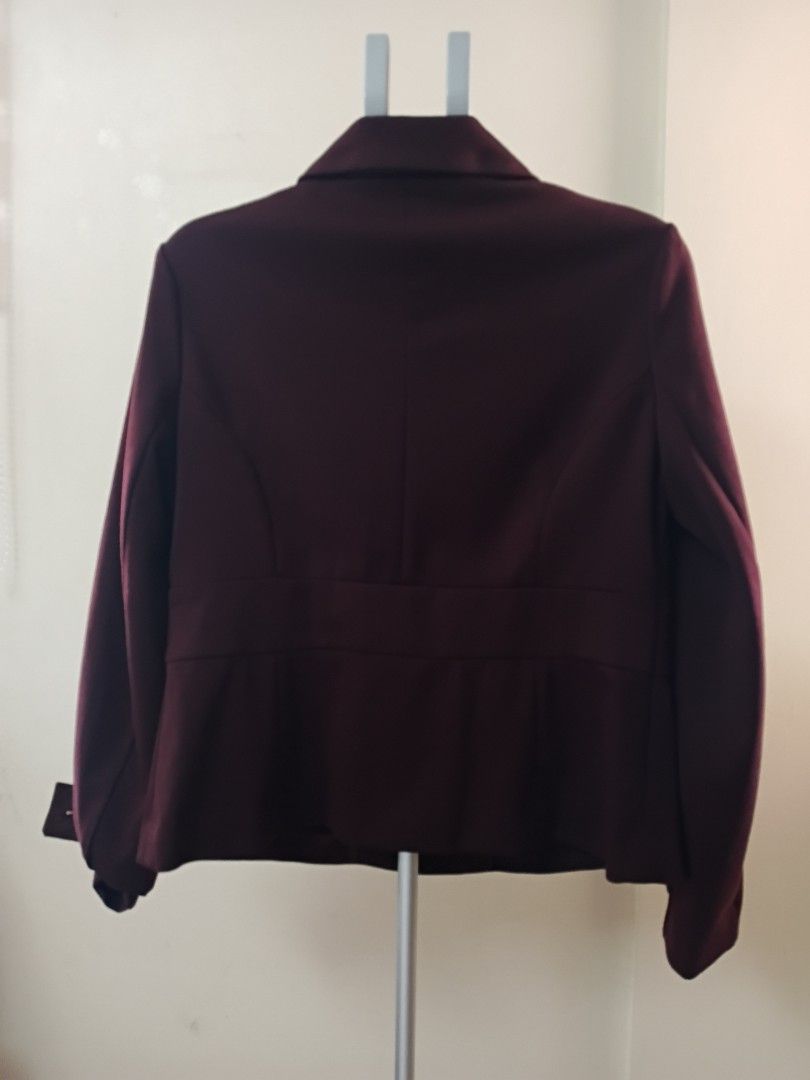 Jessica Burgundy Jacket Size 12 (Category: Coats, Jackets and Outerwear) located in Manila. Submitted by afternoons13590 (Listing ID 1456277902, Image 3). Description: - Burgundy jacket - Brand: Jessica - Button closure - Tailored fit - Features pockets - Ideal for layering - Size: 12 Last price indicated. RFS: Decluttering MOP: Gcash/BPI bank transfer (payment before delivery) / Lalamove COD MOD: Lalamove/Grab/LBC (delivery fee shouldered by buy