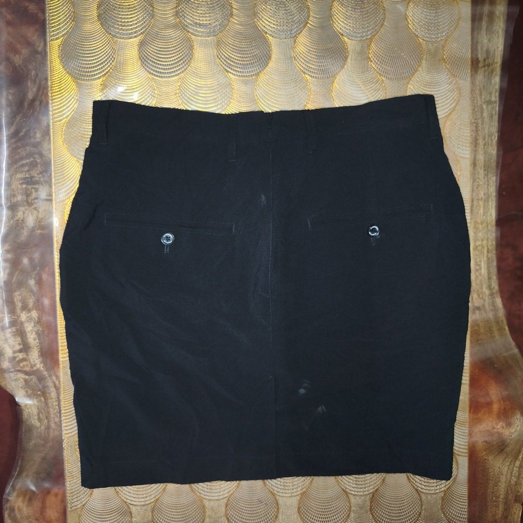 j.lindeberg Black Allie Micro Stretch Skort (Category: Skirts) located in Manila. Submitted by swertecat (Listing ID 1456252119, Image 2). Description: - Brand: J.Lindeberg - Model: Allie Micro Stretch - Color: Black - Size: M (32x17) - lightweight, technical golf and activewear skirt -Performance: Quick-drying, moisture-wicking, and water-repellent -Design: Built-in inner shorts and practical pockets - Perfect for: Golf or casual wear Antipolo, 