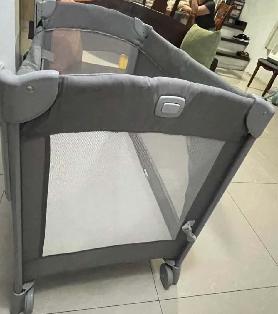 Joie Kubbie Sleep Playpen Crib (Category: Cots & Cribs) located in Antipolo. Submitted by jenramayan (Listing ID 1456355233, Image 3). Description: COMFORT Bedside crib for safe and cosy side-by-side sleep Mesh lined for ventilation on all four sides so your little one gets breezy comfort and you get peace of mind CONVENIENCE Side panel slides up or down with the push of a button and with just one hand to give you easy access to baby Full size ba