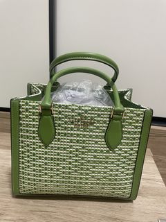 （分類：）位於 。 由 happytogether77 提交（商品編號 1456397325，圖片 1）。簡介： 。