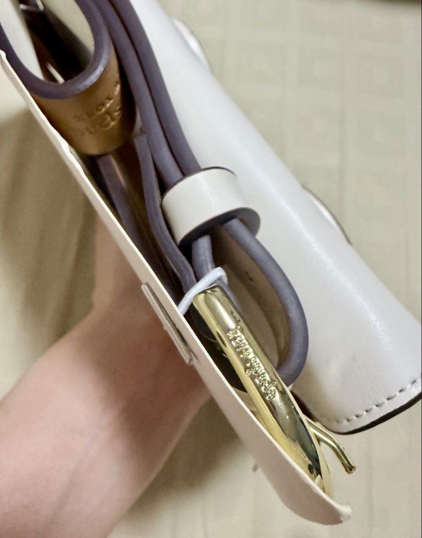 Kate Spade White Leather Belt Bag with Bow (Category: Luxury Bags & Wallets) located in Manila. Submitted by cutiepotchi9 (Listing ID 1456333329, Image 3). Description: Kate Spade White Leather Belt Bag with Bow 2,500 Never been used Mop: gcash / bdo / bpi.