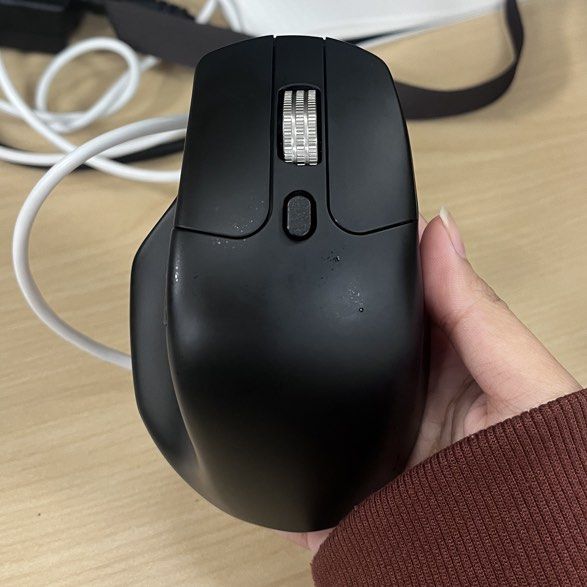 Keychron M6 (Category: Mouse & Mousepads) located in Singapore. Submitted by diessss (Listing ID 1456315708, Image 1). Description: • 8K polling rate • Silent Micro Switch Version • Premium Scroll Wheel.
