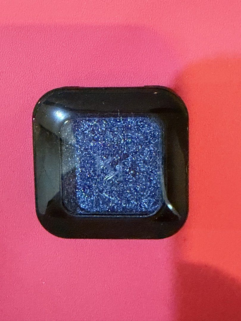 Kiko Milano Glitter Shower Eyeshadow (Category: Makeup) located in Muntinlupa City. Submitted by everythingmustgo_8475da (Listing ID 1456421220, Image 1). Description: - Kiko Milano Glitter Shower Eyeshadow - Shade: Sparkly Blue - Made in Italy - Net weight: 2g / 0.07 oz - Black, square compact - Perfect for adding shimmer to your makeup look.