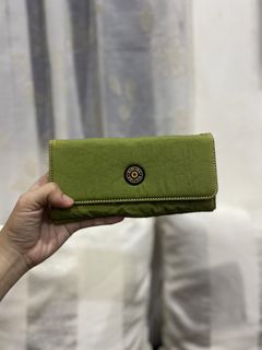 (Category: ) located in . Submitted by saveandstyleph (Listing ID 1456345830, Image 1). Description: .