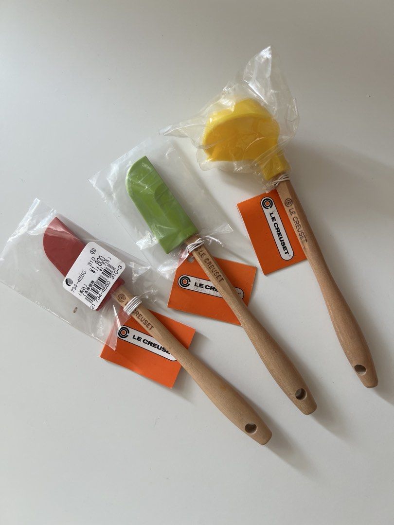 Le Creuset Utensil (Category: Cookware & Accessories) located in Bulacan. Submitted by zies_finds (Listing ID 1456305365, Image 1). Description: Price: ₱1,100 (for 3 items) 1 Small Silicone Spatula (Red) 1 Small Silicone Spatula (Green) 1 Small Silicone Ladle (Yellow) Perfect for your kids! Priced at ¥1,715 (₱662) RFS: Decluttering.