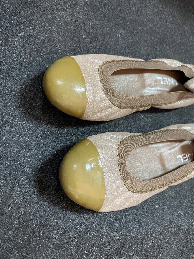 Leather Ballet Flats Chanel (Category: Flats & Sandals) located in Quezon City. Submitted by loloyz123 (Listing ID 1456359351, Image 3). Description: Leather Ballet Flats Chanel Condition: Very good Color rate: 9.8/10 Color: gold Size: 36 Outsole: 25 cm Insole: 24.2cm.
