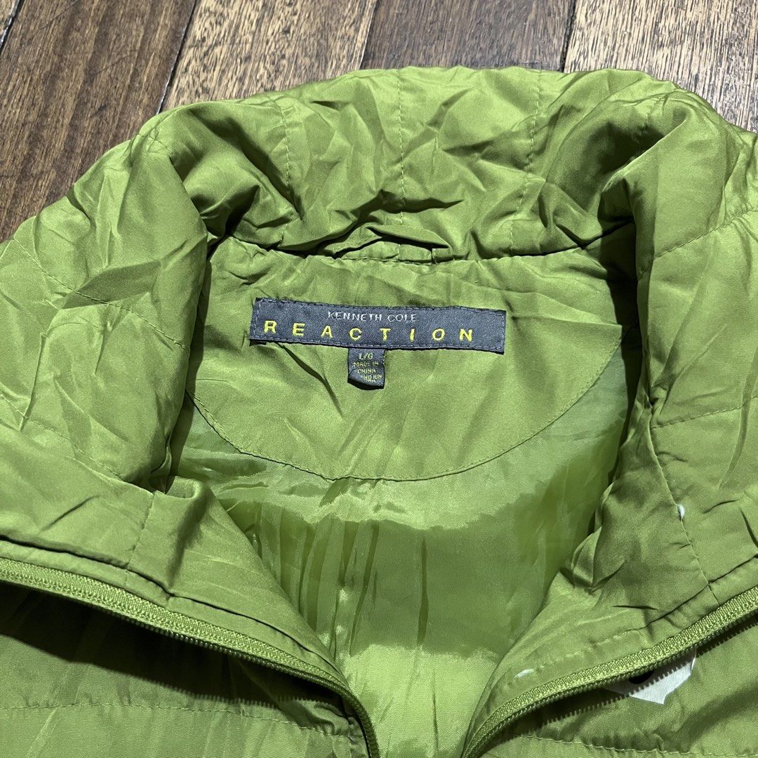 Lime puffer vest (Category: Coats, Jackets and Outerwear) located in Caloocan City. Submitted by jpeg.vaults (Listing ID 1456381457, Image 2). Description: Good Condition .