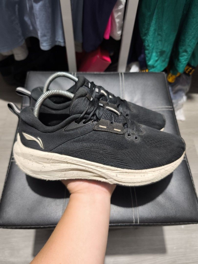 Li-Ning Wu Leaping 2.0 V2 running shoes (Category: Sneakers) located in Baguio. Submitted by soleseekerph (Listing ID 1456311795, Image 1). Description: Li-Ning Wu Leaping 2.0 V2 running shoes US 7.5, Euro 40, 25 cm Very good condition.