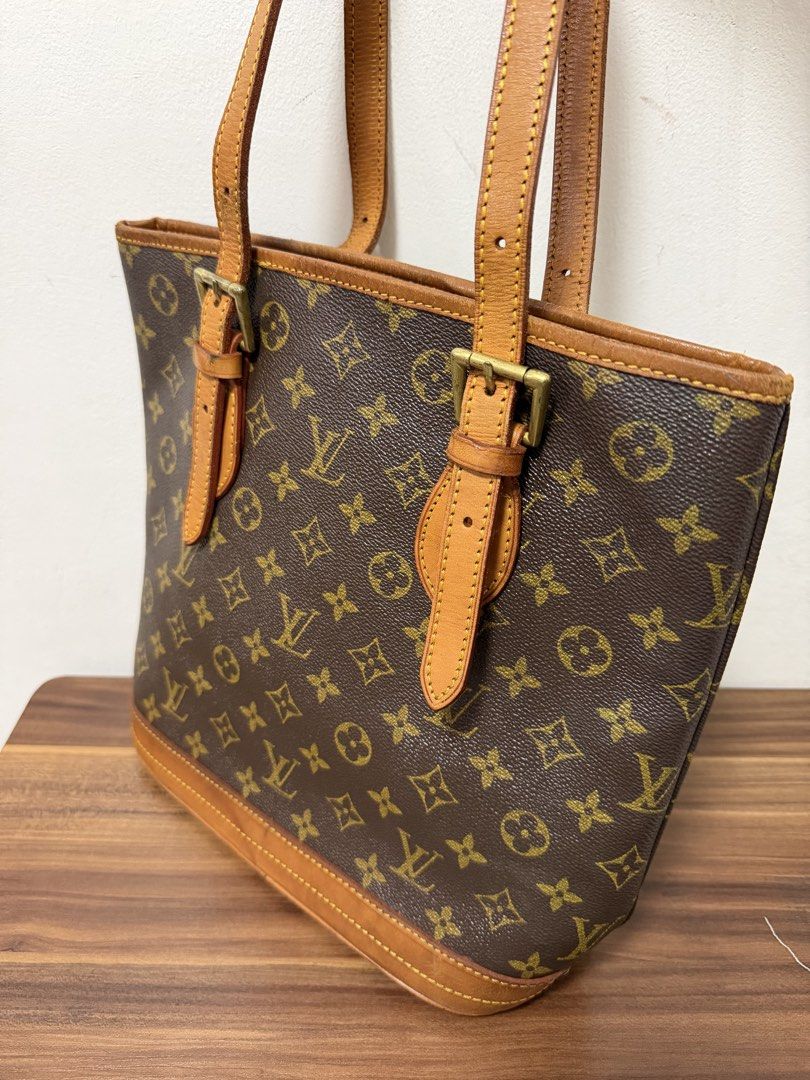Louis Vuitton Monogram Bucket PM Tote Bag Brown (Category: Luxury Bags & Wallets) located in Quezon City. Submitted by artcatalogueph (Listing ID 1456346438, Image 3). Description: FOR SALE Louis Vuitton Monogram Bucket PM Tote Bag Brown - Used condition but very presentable ₱10,000 only‼️ Meet ups in QC Commonwealth or delivery via Lalamove/Grab within Metro Manila.