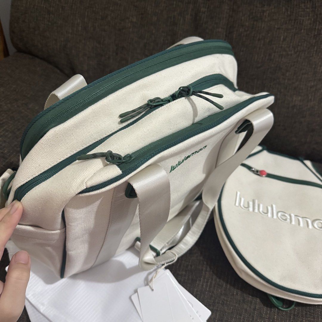 Lululemon Small Racket Bag (Duffle Bag) Pickleball Bag (Category: Tote Bags) located in Bulacan. Submitted by mykakarizza (Listing ID 1456407101, Image 3). Description: Cream/Green nalang available HURRY!!! ✨✨ ₱1700 onlyy LLLMN Small Racket Bag (Duffle Bag) Dimensions: W 35cm x D 16cm x H 29cm (13.8" x 6.3" x 11.4") Volume: 16.5L 📸 Actual pics! 🙋🏻‍♀️ ─── ✦ ─── ✦ ─── ✦ ─── ✦ ─── 🛍️ LOOKING FOR MORE RESELLERS 🛍️ ✨ Buy 3 pcs of ANY items — FREE