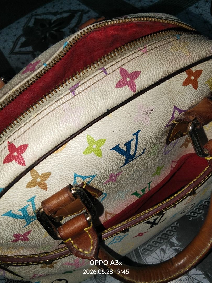 LV bag colorfully design (Category: Luxury Bags & Wallets) located in Quezon City. Submitted by danshinobi2422 (Listing ID 1456380955, Image 3). Description: May mga issue na Pero kaya naman Pag ipaayos Pero goods na goods yan kung gamitin mo lang .