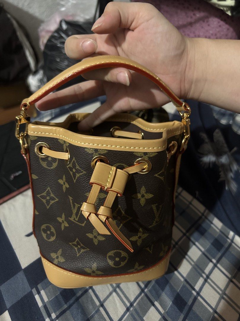 LV Bucket (Category: Luxury Bags & Wallets) located in Caloocan City. Submitted by coolwhale-76ba (Listing ID 1456290203, Image 2). Description: See last picture for the issue No cod N.G.A.