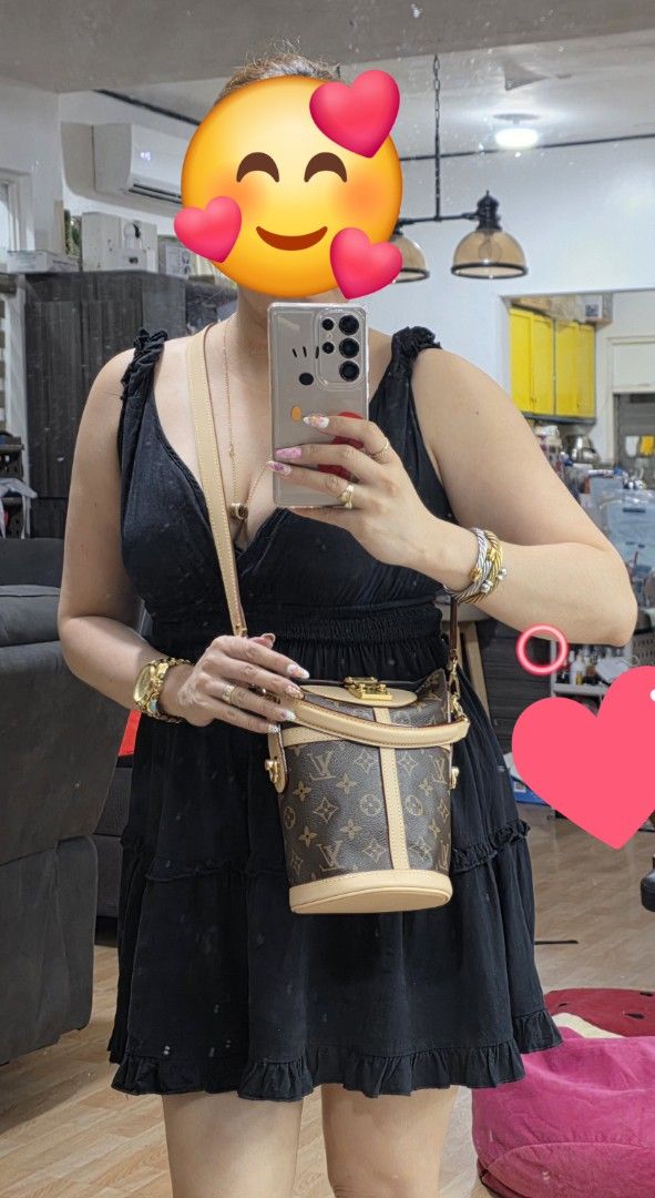 Pre-loved LV Monogram Canvas Bucket Bag (Category: Luxury Bags & Wallets) located in Antipolo. Submitted by aaliyahs.closet2 (Listing ID 1456329124, Image 2). Description: ALL MUST GO. DECLUTTERING MY PERSONAL BAGS. Self- Authentication Strictly 2days Reservation Only. Location: Antipolo, City Shipment via: Lalamove LBC Cash on delivery J&T Meet- ups is available for higher amount only. Disclaimer: I am not affliated with any of the brands featur