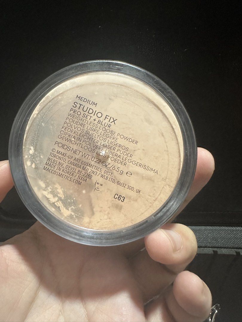 MAC Studio Fix Loose Powder (Medium) (Category: Makeup) located in Manila. Submitted by warmfish-1441 (Listing ID 1456357325, Image 2). Description: .