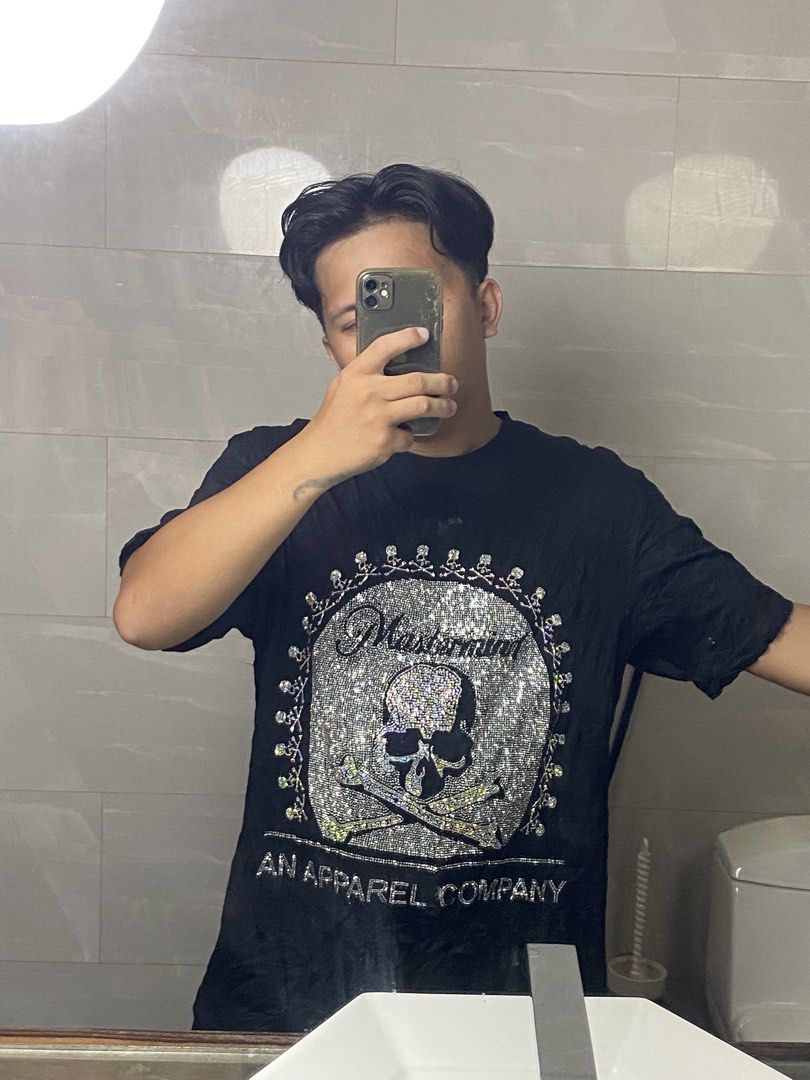 Mastermind Shiny design (Category: Tshirts & Polo Shirts ) located in Digos. Submitted by thriftflexph (Listing ID 1456348725, Image 2). Description: Size&Dimes:24/30 Color&Condi:9.5/10 issue:None DM for more information 🫶 Items are all thrifted/Handpicked Can ship nationwide🇵🇭 Add Shipping Fee ✈️🎁.