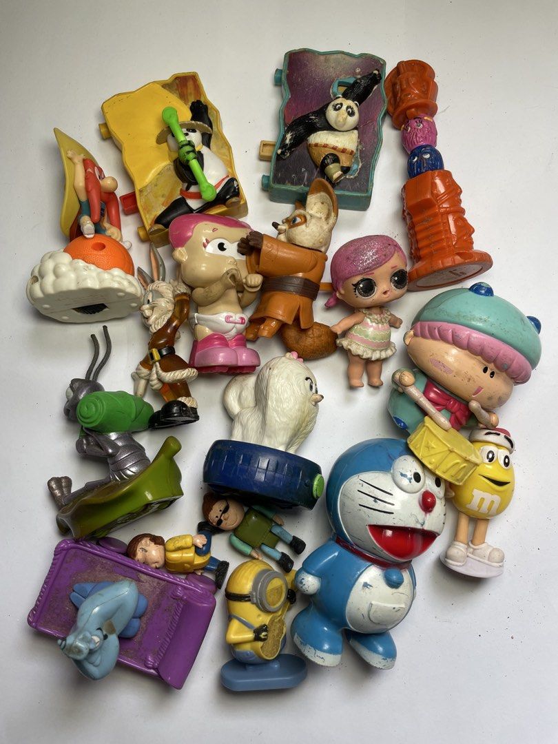 Mcdonalds and Jollibee Set 17 (Category: Character Goods) located in Cavite. Submitted by jaleka22 (Listing ID 1456240943, Image 1). Description: Preloved items please manage your expectation.