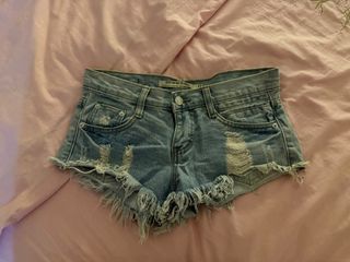 (Category: ) located in . Submitted by frieslvrrr09 (Listing ID 1456374652, Image 1). Description: .