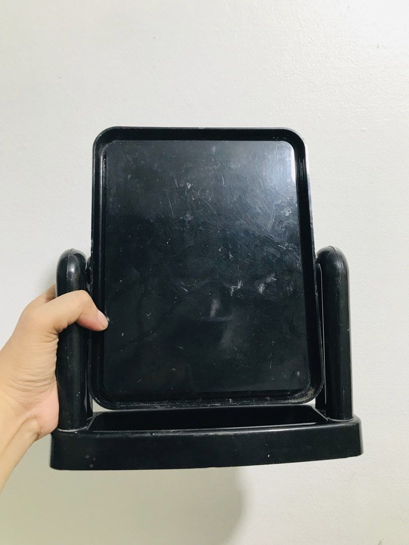 MIRROR (Category: Mirrors) located in Gamu. Submitted by 2022bagsbunny (Listing ID 1456384170, Image 2). Description: NEEDS PUNAS .