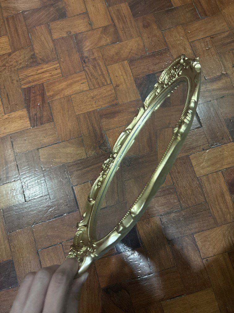 Mirror vintage looking (Category: Mirrors) located in Taguig. Submitted by neverbetterbox (Listing ID 1456335644, Image 2). Description: The frame is not metal so it is light in weight, the length is about 12 inches and the width is 8 inches.
