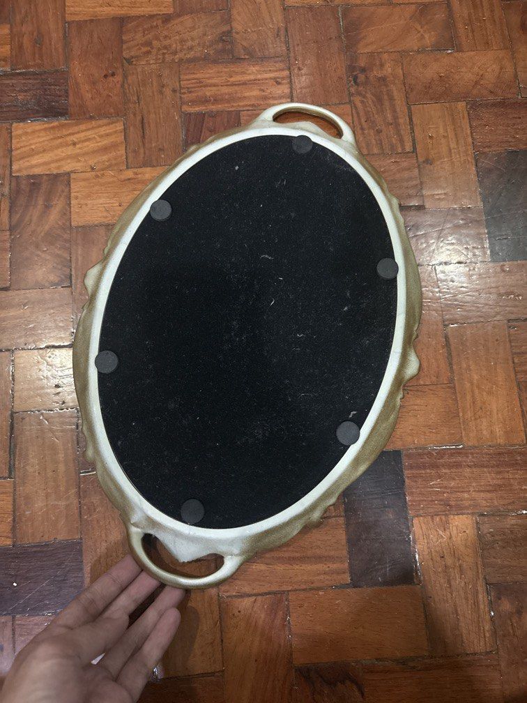 Mirror vintage looking (Category: Mirrors) located in Taguig. Submitted by neverbetterbox (Listing ID 1456335644, Image 3). Description: The frame is not metal so it is light in weight, the length is about 12 inches and the width is 8 inches.