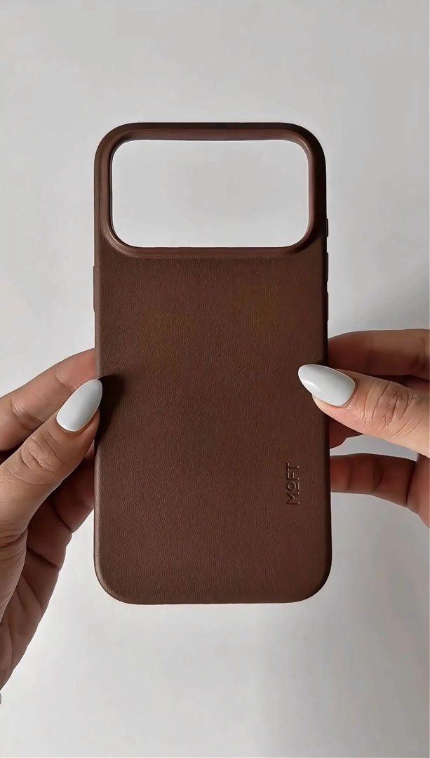 Moft movas phone case 17 pro max (Category: Cases & Sleeves) located in Tarlac. Submitted by mileeeesss (Listing ID 1456404026, Image 3). Description: ❗️payment first policy ❗️ Moft movas snap phone case 17 pro max Selling for: 1,500 og price: 2,507 Why selling cheaper? • Super dami kong tambak, need na ma-dispose (affiliate si seller) • Video available - ginawan ko lang rin ng video para mapromote Payment & Delivery: • MOP: GCash, maribank, maya