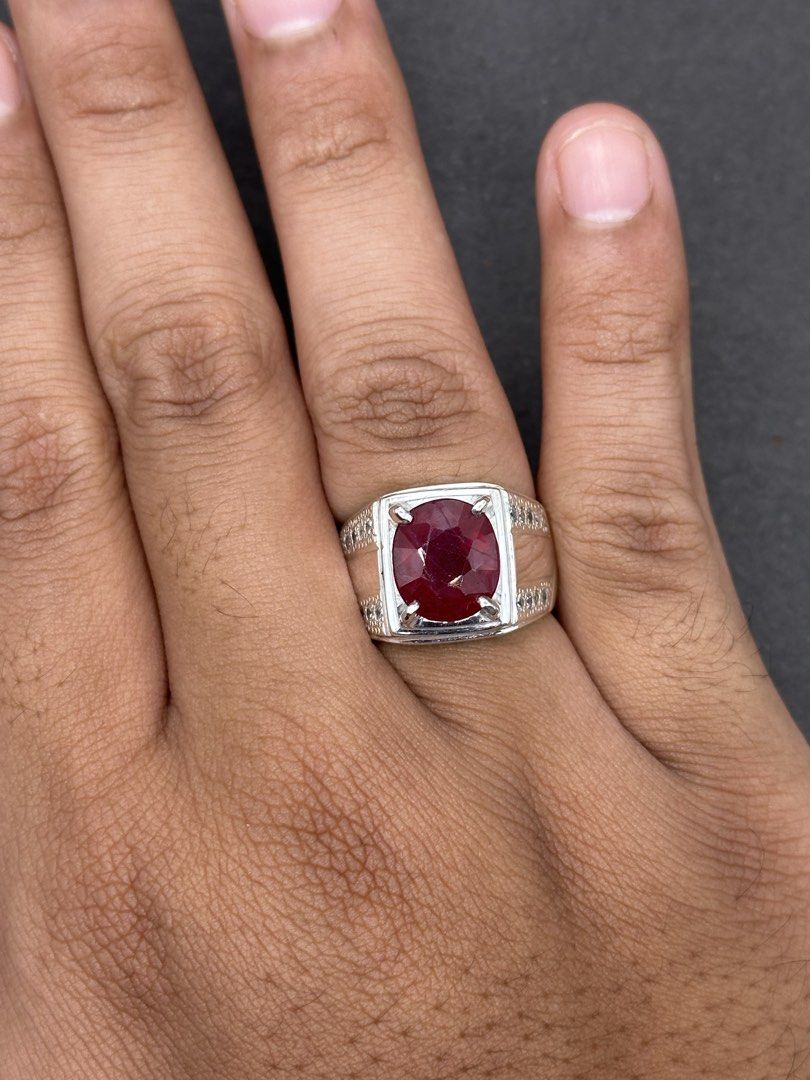 Natural Ruby (Category: Jewelry) located in Gombak. Submitted by linnjewelryy (Listing ID 1456374626, Image 2). Description: Natural Ruby muzambik 7.6crt💎 Silver — Elegan & Bergaya ✅ Batu asli ✅ kualiti terjamin ✅ Design eksklusif, sesuai untuk lelaki 🤝Screenshot dan roger no di bawah 01117584029📱📱.