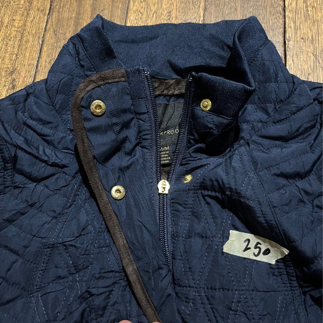 Navy Blue vest (Category: Coats, Jackets and Outerwear) located in Caloocan City. Submitted by jpeg.vaults (Listing ID 1456387507, Image 2). Description: .